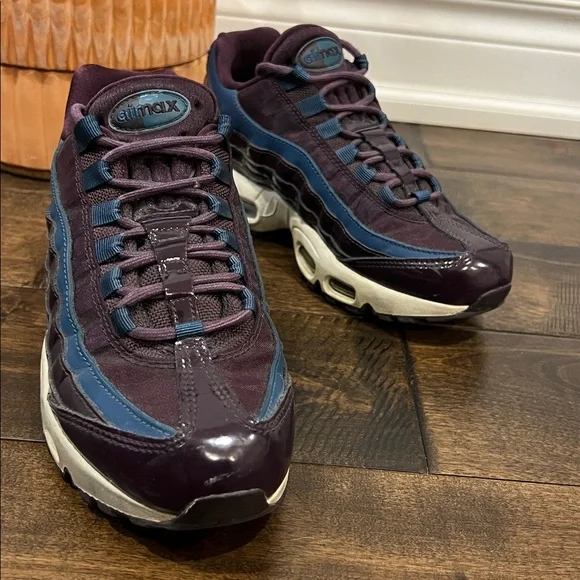 Nike Air Max 95 SE Port Wine / Space Blue - Picture 3 of 9